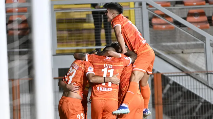 Cobreloa festejó un golazo ante Huachipato en Calama