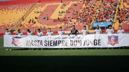 El mensaje de los jugadores de Colo Colo en homenaje a Jorge Toro. (Foto: Guillermo Salazar)