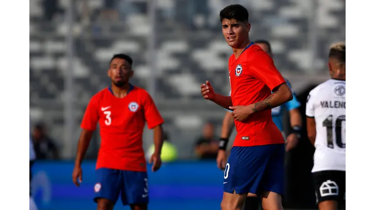 Araos estará alejado de las canchas hasta noviembre como mínimo.