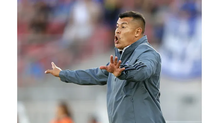 Jorge Almirón debe decidir el reemplazante de Carlos Palacios (Foto: Photosport)