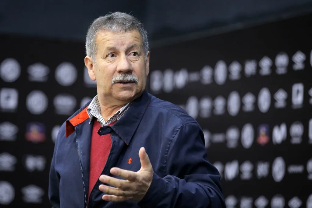 Yeyo Inostroza le pone presión a Colo Colo para el partido contra Alianza Lima. (Foto: Photosport)
