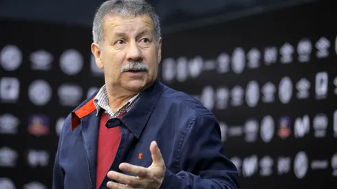 Yeyo Inostroza le pone presión a Colo Colo para el partido contra Alianza Lima. (Foto: Photosport)