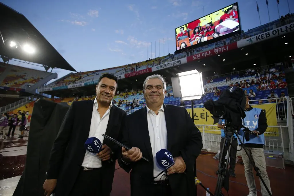 Claudio Palma y Aldo Schiappacasse han formado una de las duplas más famosas del periodismo deportivo chileno | FOTO: Andres Pina/Photosport