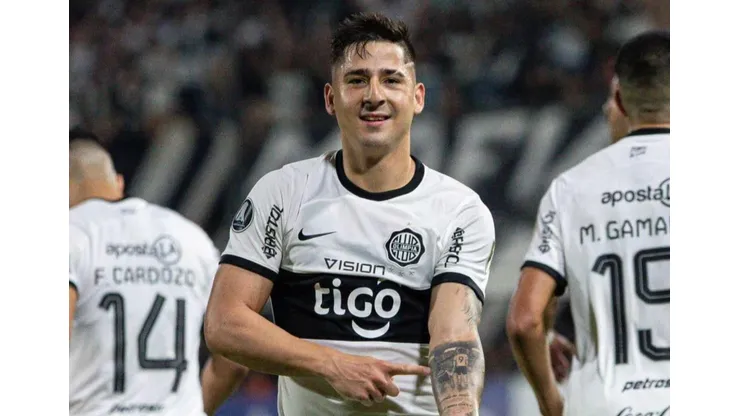 Guillermo Paiva viajó esta jornada a Chile para reforzar a Colo Colo. (Foto: Olimpia)