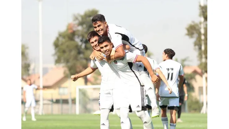 Los albos se quedaron con la Supercopa Proyección y sacaron pasajes a la Copa Libertadores Sub 20. (Foto: Colo Colo)