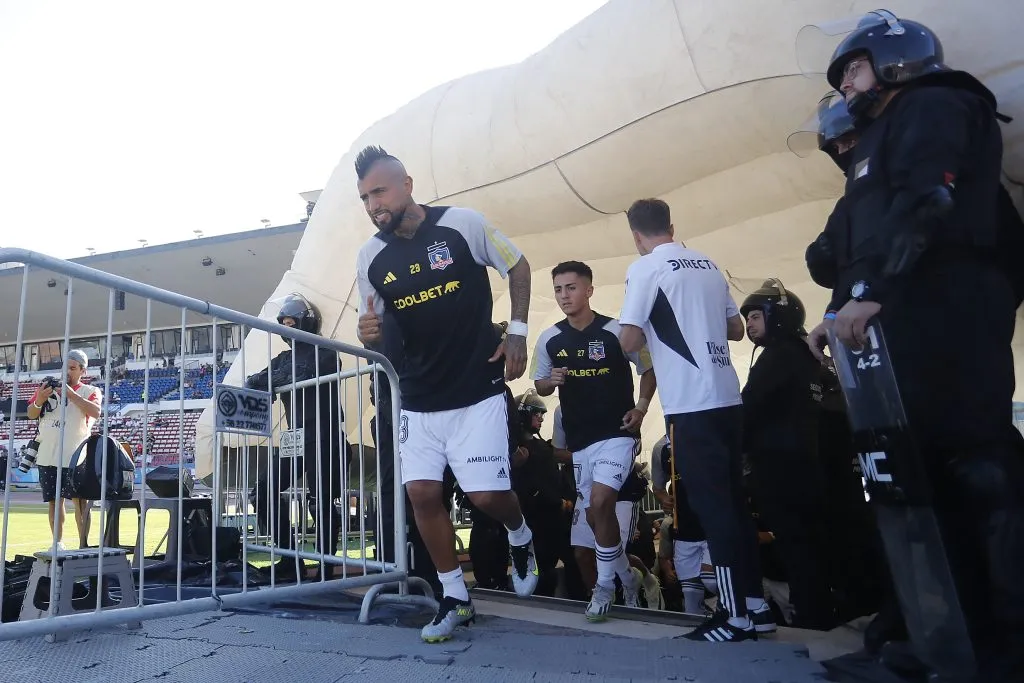 Arturo Vidal no estuvo de acuerdo con que el ministro del Deporte, Jaime Pizarro, opinara de sus declaraciones post suspensión del encuentro entre Colo Colo y Huachipato.