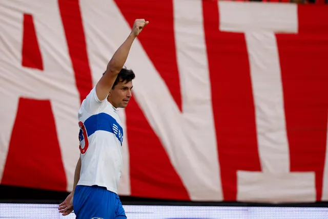 Tapia promete con su renacer en la UC | Foto: Photosposrt