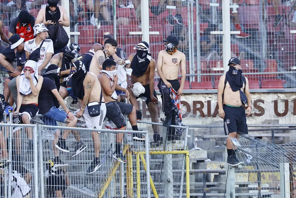 Encapuchados hicieron desmanes en el Estadio Nacional | FOTO: Marcelo Hernandez/Photosport