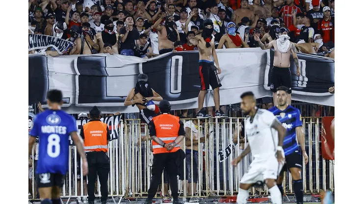 Hinchas de Colo Colo fueron protagonistas de los incidentes en la Supercopa. (Foto: Marcelo Hernández/Photosport)