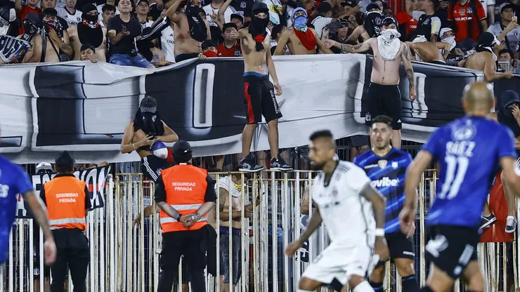 Huachipato y Colo Colo intentaron jugar al fútbol, los hinchas ganaron lamentablemente la Supercopa
