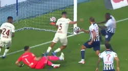 El atacante panameño malogró una importante chance de gol en el clásico peruano