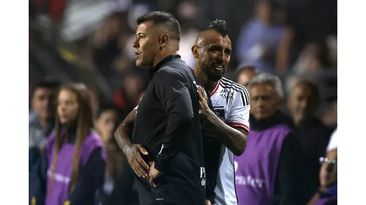 Almirón suma elogios en Colo Colo por su perfecto arranque de temporada