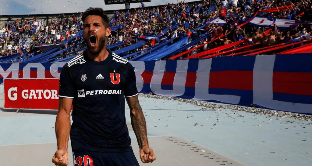 Joaquín Larrivey confía en el despegue de Lucas Assadi en Universidad de Chile.