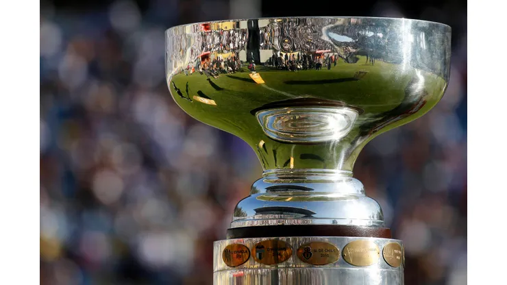 Huachipato y Colo Colo abren la temporada 2024 este domingo