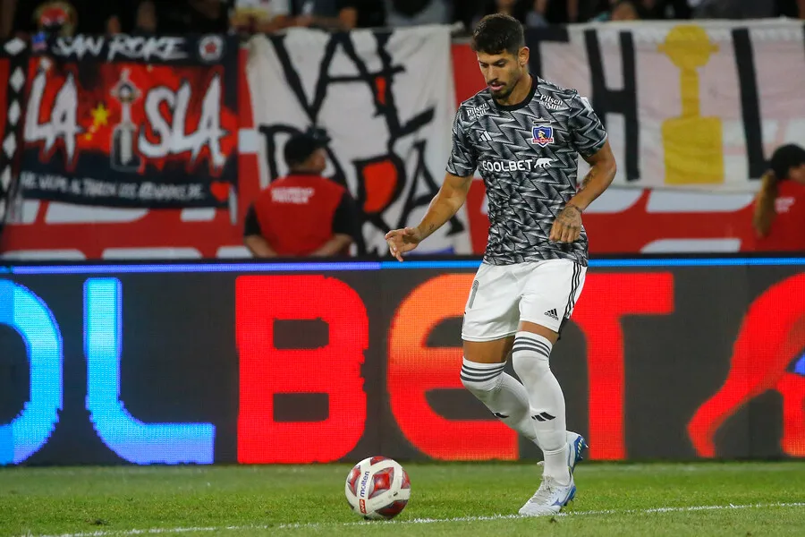 De los Santos pasó sin pena ni gloria por Colo Colo. | Foto: Photosport