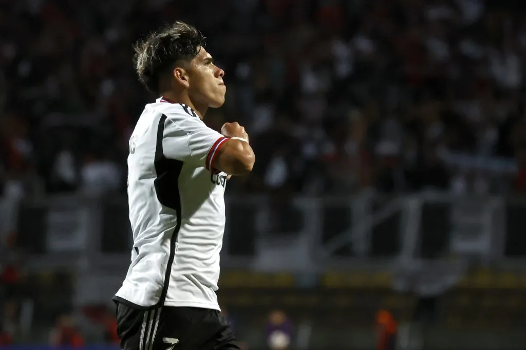 Carlos Palacios continuará en Colo Colo este 2024. (Foto: Andrés Pina/Photosport)