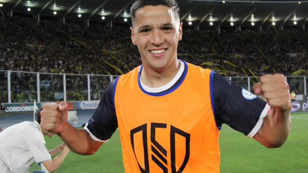 Alex Arce está en la órbita del Cacique. | Foto: Archivo