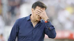 Gustavo Quinteros vive tremendo problema por la desaparición de uno de sus dirigidos en Vélez (Foto: Pepe Alvujar/Photosport)