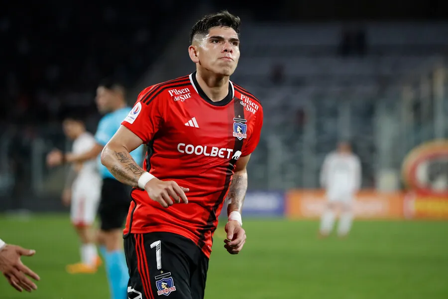 En Colo Colo esperan que Palacios pueda seguir | Foto: Photosport
