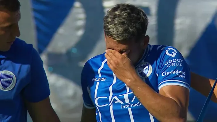 El familiar de Maradona se retiró a los 17 minutos y sería baja ante el Cacique