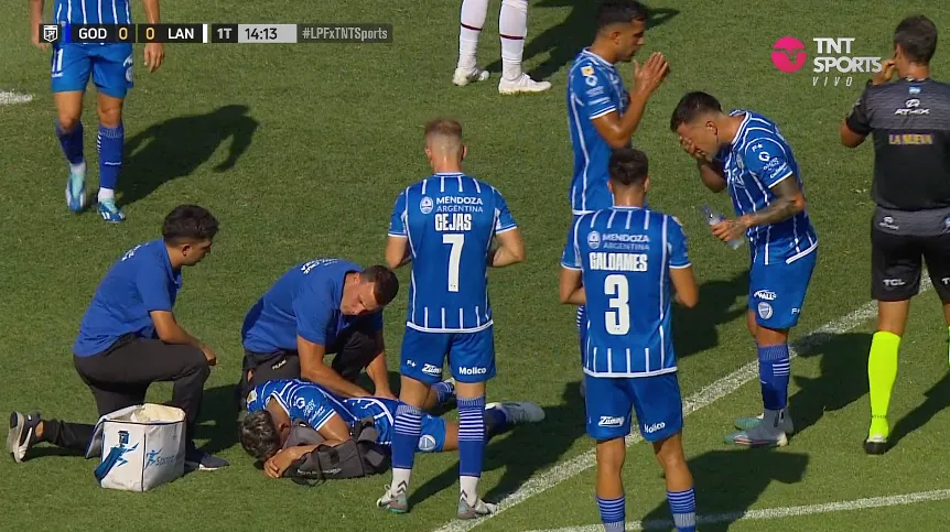 Hernán López Muñoz tuvo que ser reemplazado por lesión muscular y es duda ante Colo Colo.