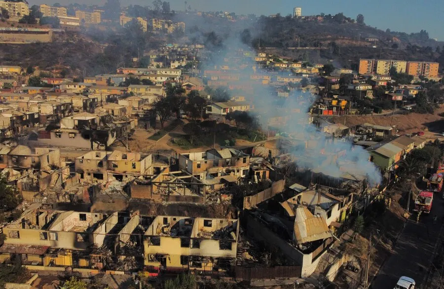 Los incendios en la Región de Valparaíso obligaron a la suspensión del duelo (Aton)