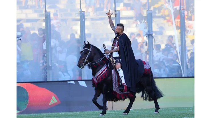 Arturo Vidal tuvo una extraordinaria bienvenida en el Estadio Monumental. (Foto: Marcelo Hernández/Photosport)