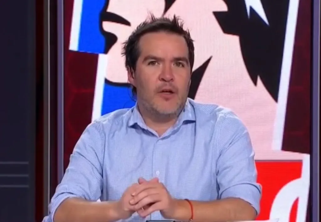 Cristián Caamaño encontró exagerada la bienvenida de Arturo Vidal en Colo Colo. (Foto: Captura)