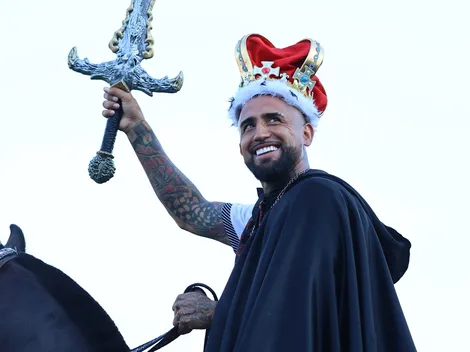 Guarello desaprueba la bienvenida de Arturo Vidal: “La paseá a caballo más la corona…