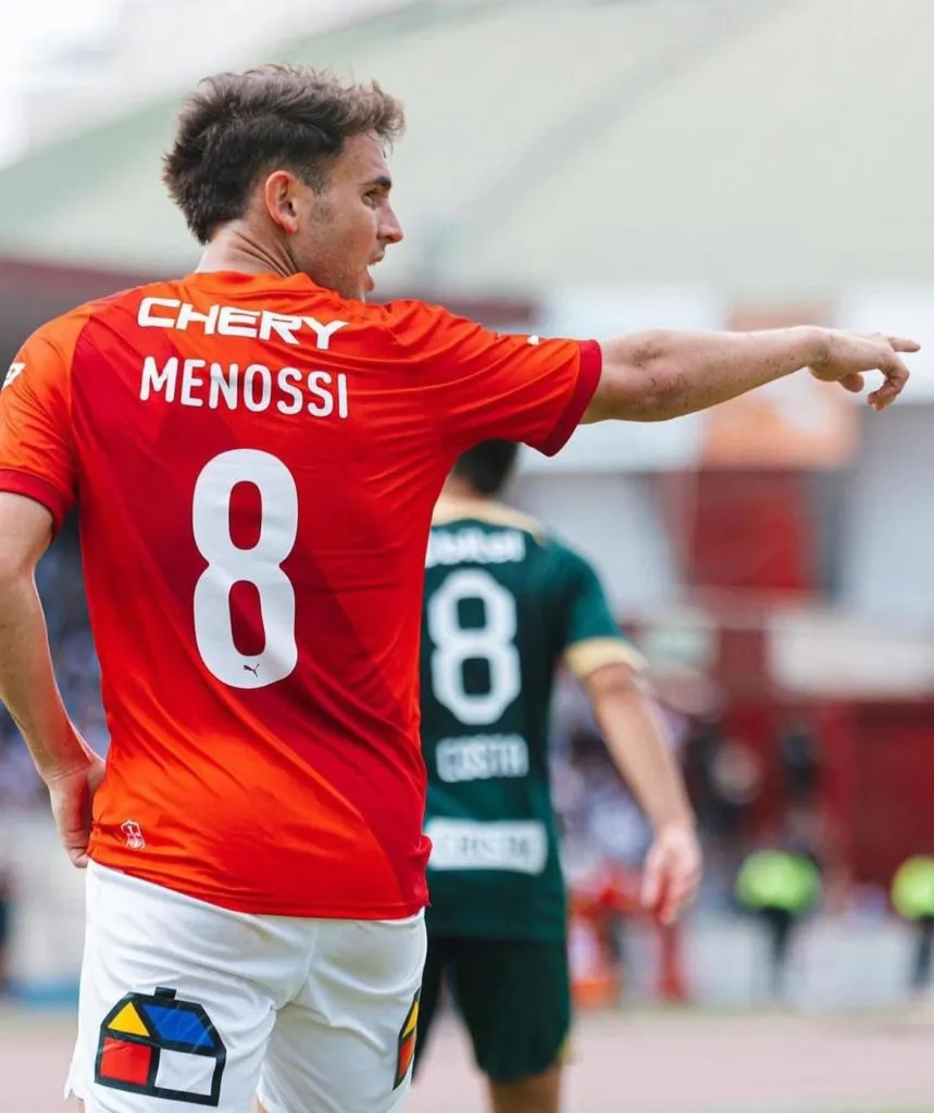 Menossi ya se cuadra con la camiseta de la UC | Foto: Archivo