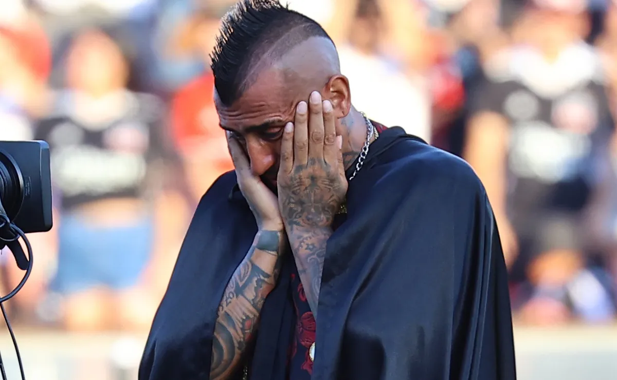 Arturo Vidal se quebró en medio de bienvenida a Colo Colo - Bolavip Chile