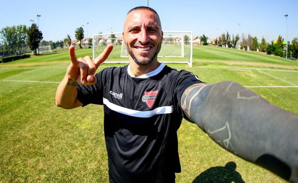 Emanuel Herrera llega a reforzar la zona ofensiva de Ñublense. (Foto: ÑublenseSADP)