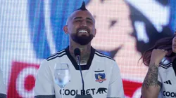 Arturo Vidal también fue protagonista del lanzamiento de la nueva camiseta de Colo Colo. (Foto: Jonnathan Oyarzún/Photosport)