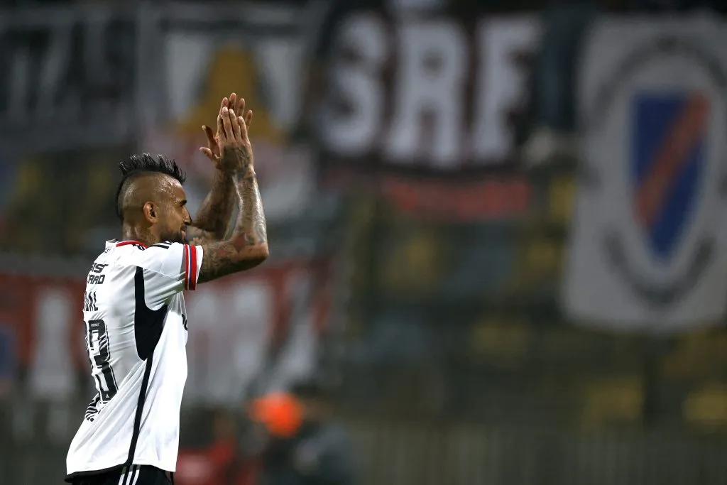 Arturo Vidal ya se reencontró con el público de Colo Colo en el amistoso contra Everton por la Copa Viña del Mar, en el Estadio Sausalito. (Foto: Andrés Pina/Photosport)