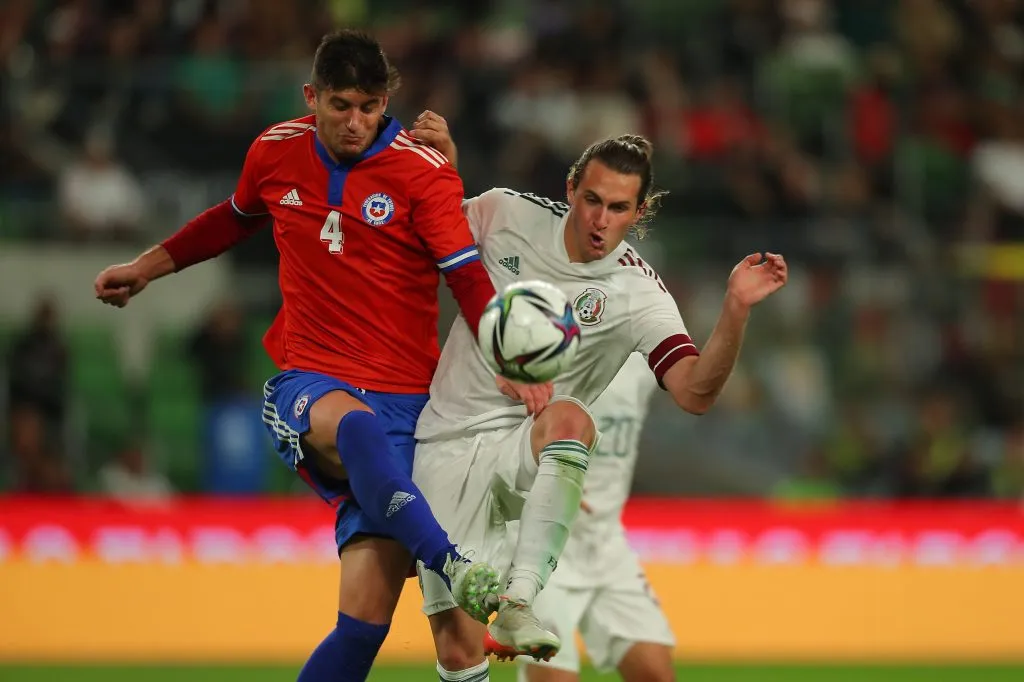 Kuscevic vistiendo la camiseta de Chile en un amistoso frente a México | FOTO: Mexsport/Photosport