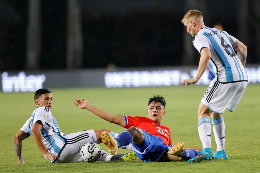 Critican a Damián Pizarro en La Roja. | Foto: Photosport