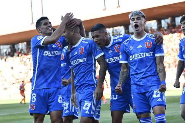 Universidad de Chile abrió el marcador gracias a Leandro Fernández.