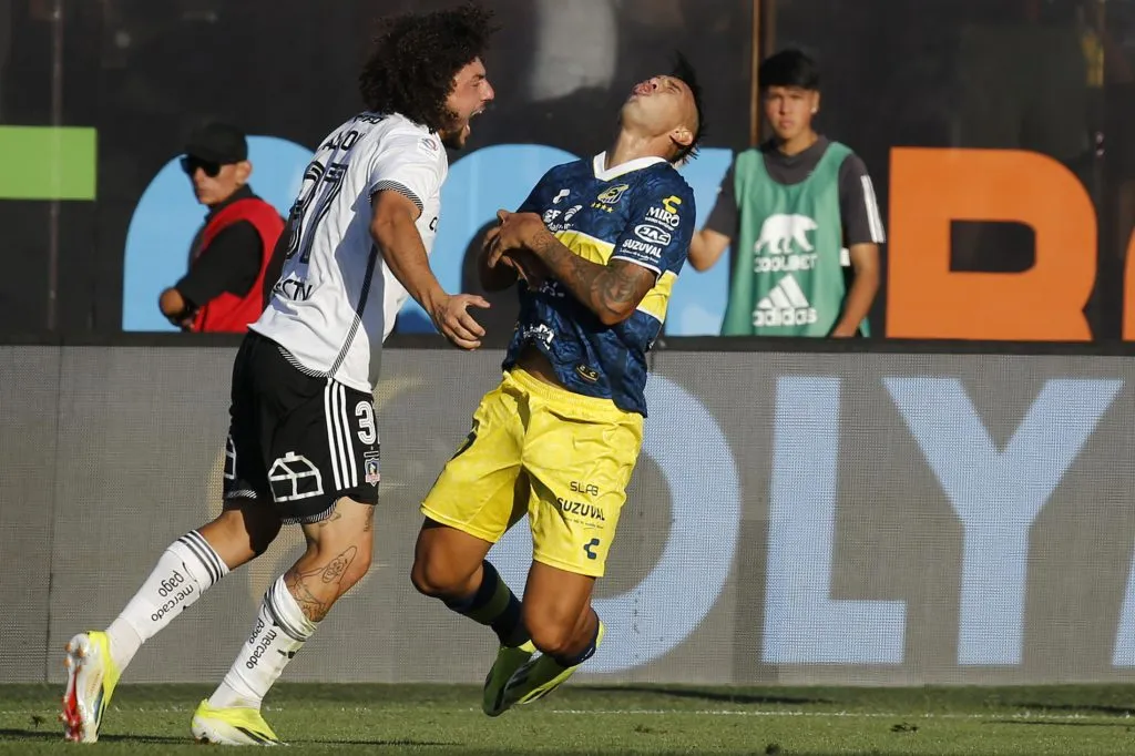 Momento en que Maximiliano Falcón impacta a Rodrigo Contreras de Everton en el partido ante Colo Colo. (Foto: Dragomir Yankovic/Photosport)
