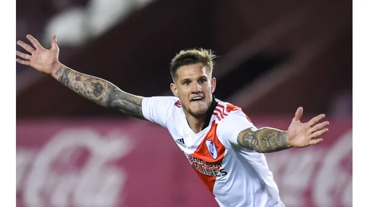El ex DT de la UC NICOLÁS NÚÑEZ critica al gerente deportivo cruzado