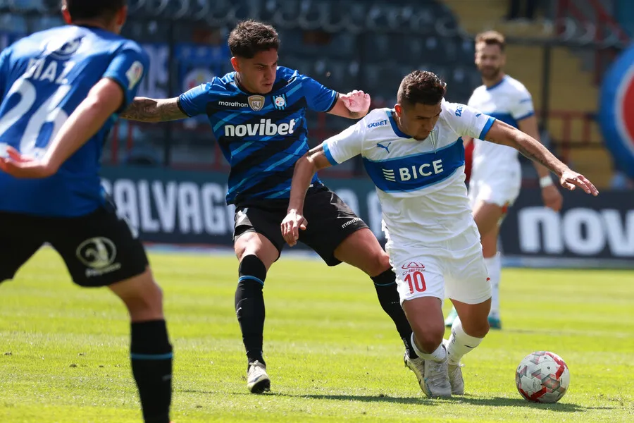 Pinares no lució ante Huachipato. | Foto: Photosport