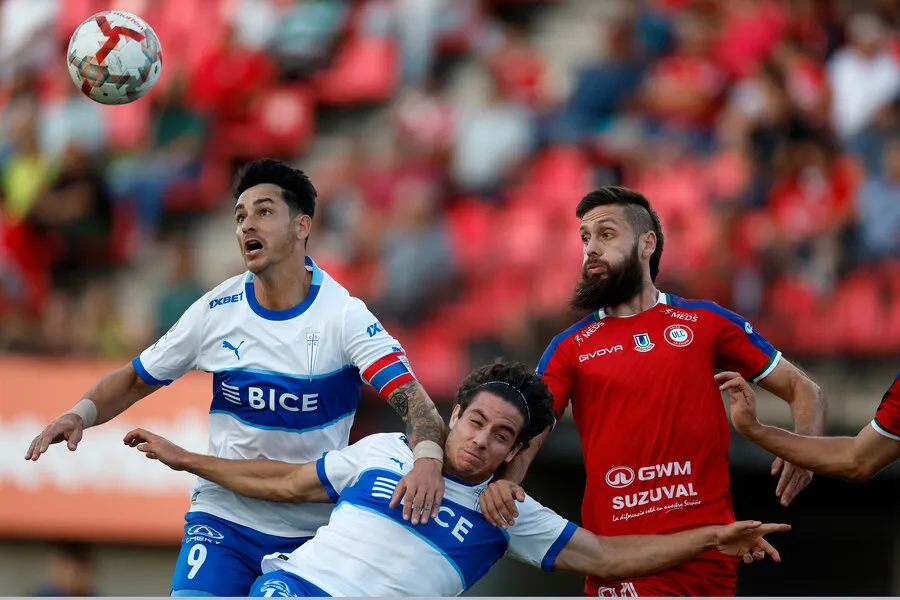 Zampedri y Montes van fijo en la delantera cruzada. | Foto: Photosport