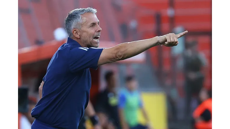 Gustavo Álvarez fue desafiado por un ex goleador de Universidad de Chile.