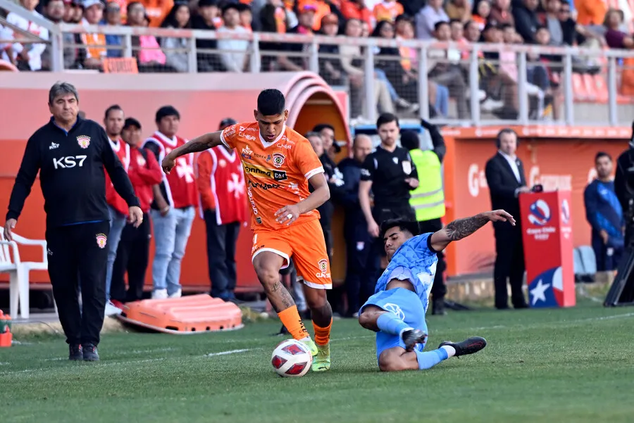 Rivaldo Hernández será el lateral derecho de Cobreloa ante la U (Photosport)