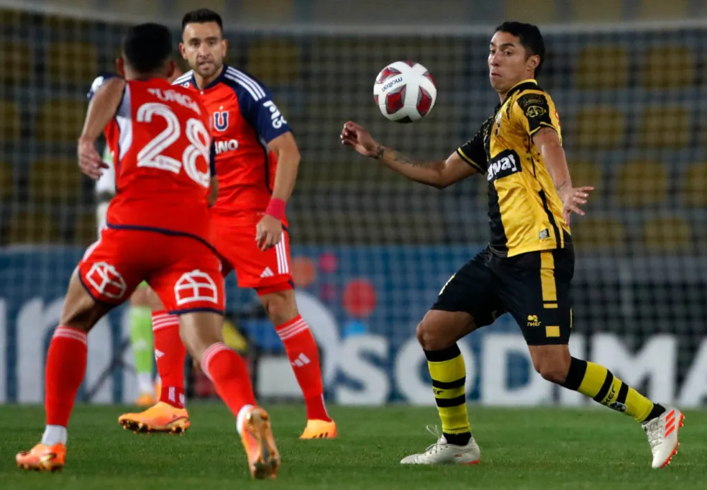 Luciano Cabral interesa en Universidad de Chile.