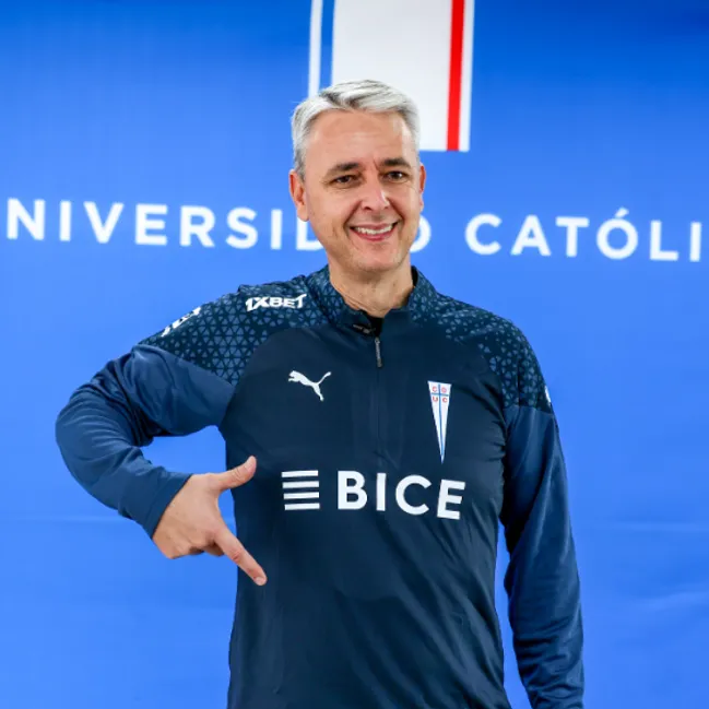 Nunes en su presentación con la UC | FOTO: Universidad Católica