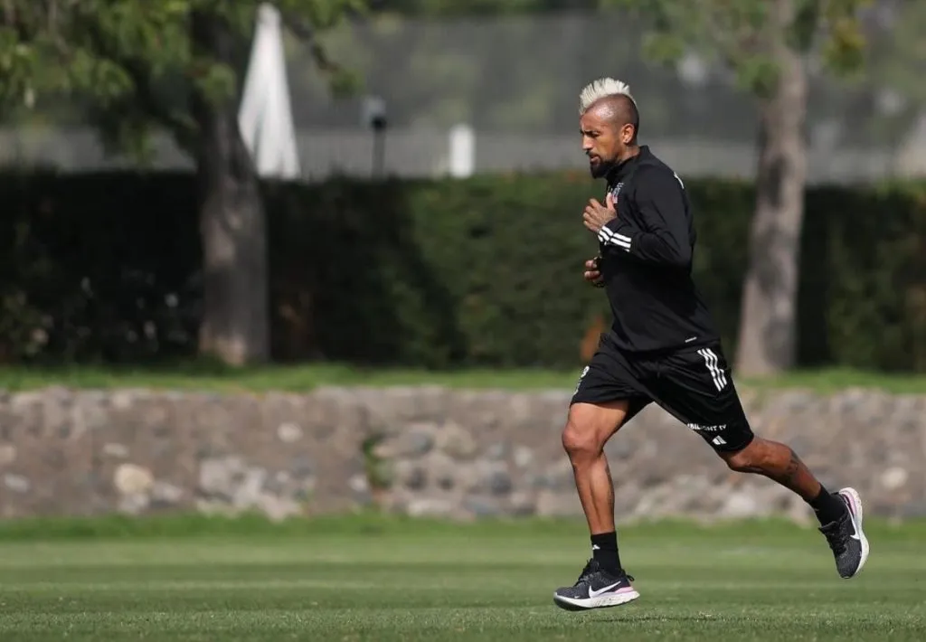 Arturo Vidal no ha vuelto a entrenar con normalidad. (Foto: Colo Colo)