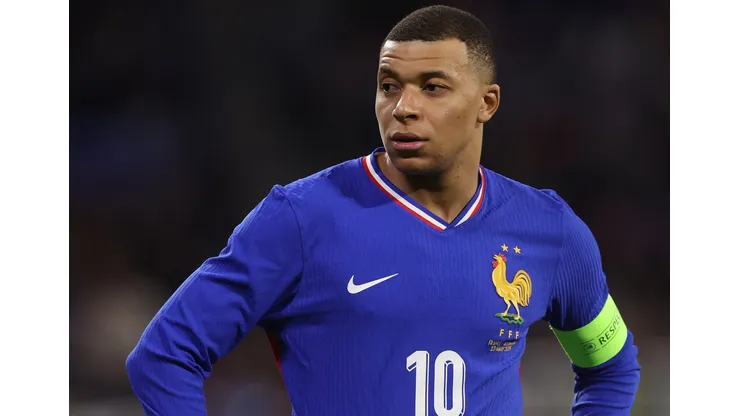Kylian Mbappé lidera la formación de Francia para recibir a La Roja.