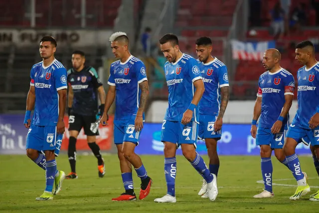 Olmos recrimina a estos dos jugadores de la U | Foto: Photosport