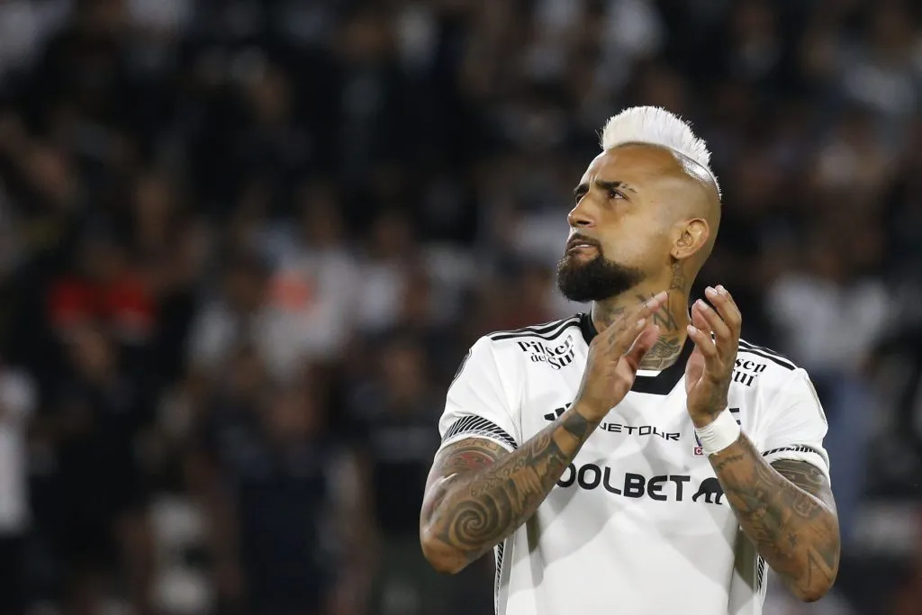 Arturo Vidal volvió a Colo Colo después de 17 años. (Foto: Dragomir Yankovic/Photosport)