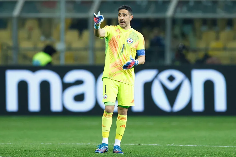 ¿Vuelve Claudio Bravo al fútbol chileno? | Foto: Photosport